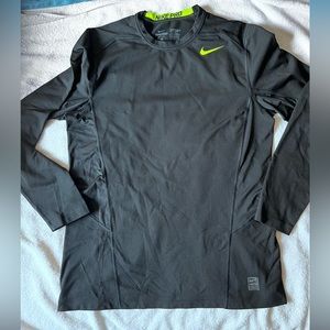 Mens Nike pro hiperwarm top black size large